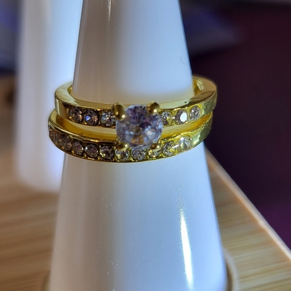 New Cubic Zirconia Ring Set Size 5 - Picture 6 of 6